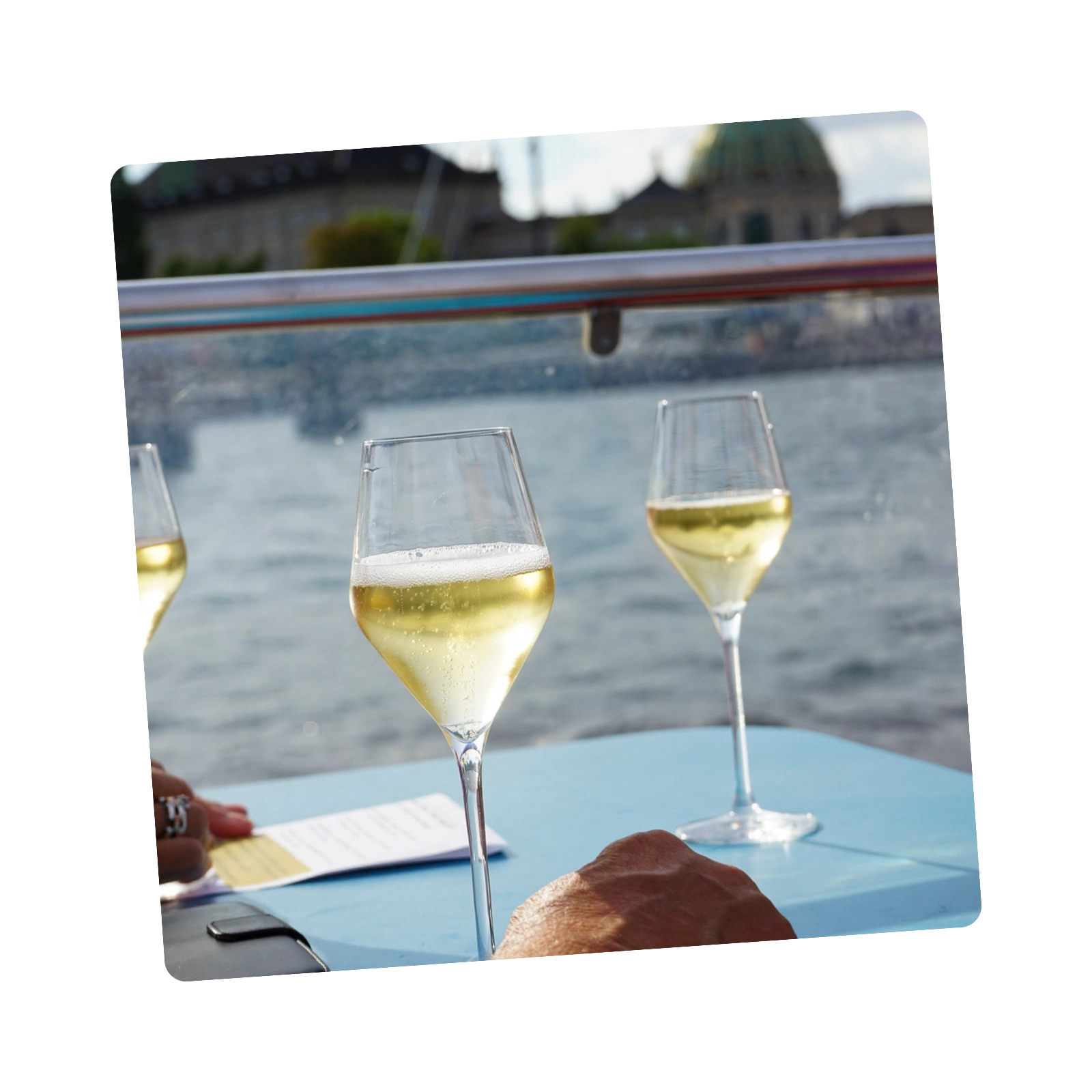 Champagne i glas på Champagne Cruise 